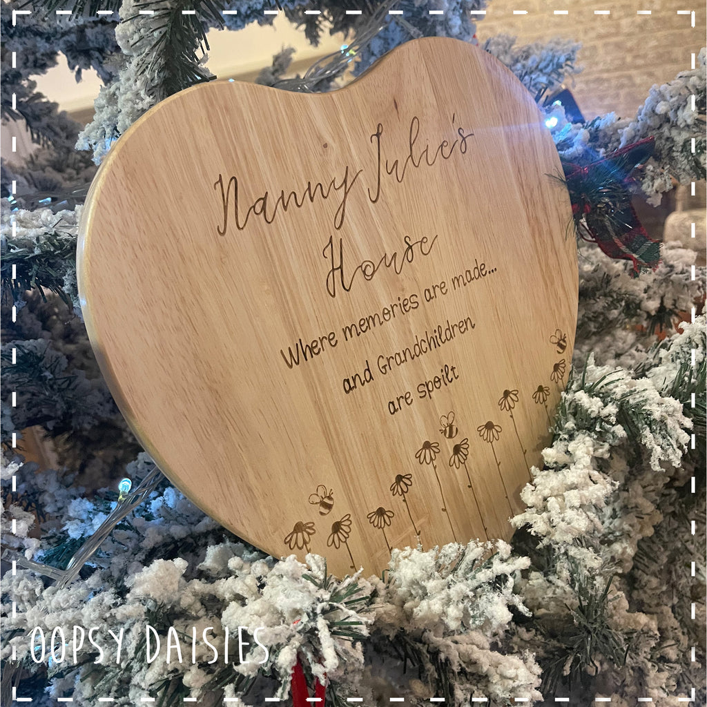 Heart Chopping Board with Daisies - Nanny's House 14457