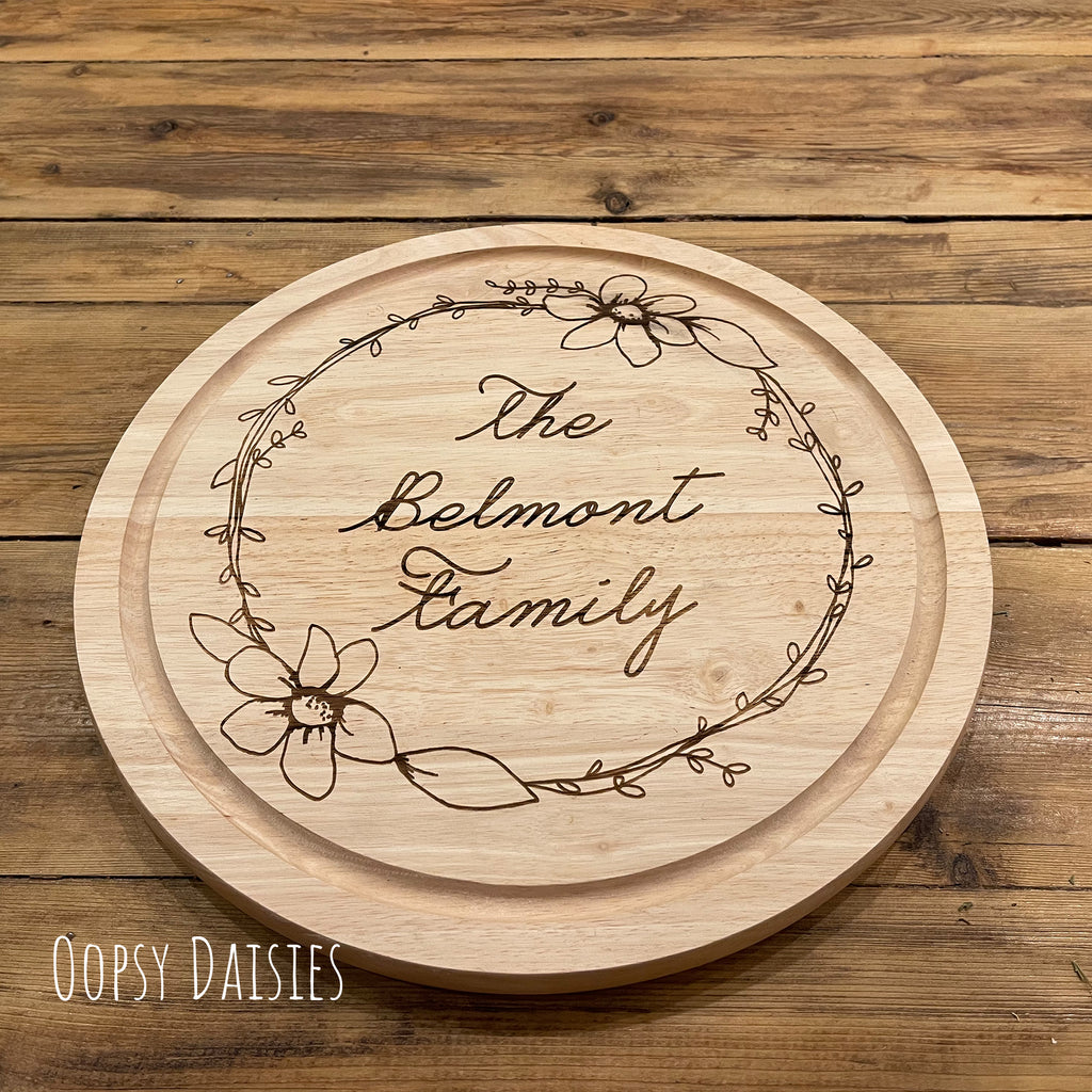Chopping Board Round with Daisy Wreath - Personalised 13403