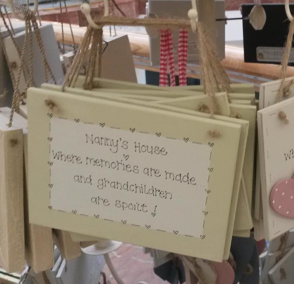 Md Sq Plaque with painted frame - Nanny's House tr0001