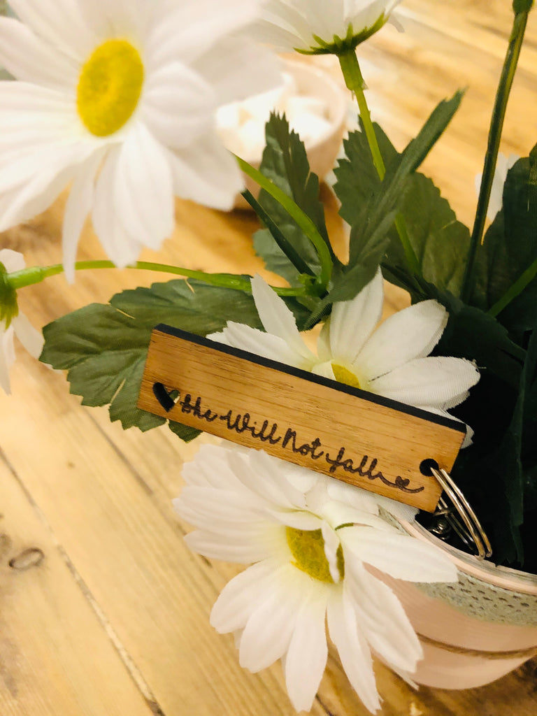 Keyring Tag with Heart - She Will Not Fall 9050